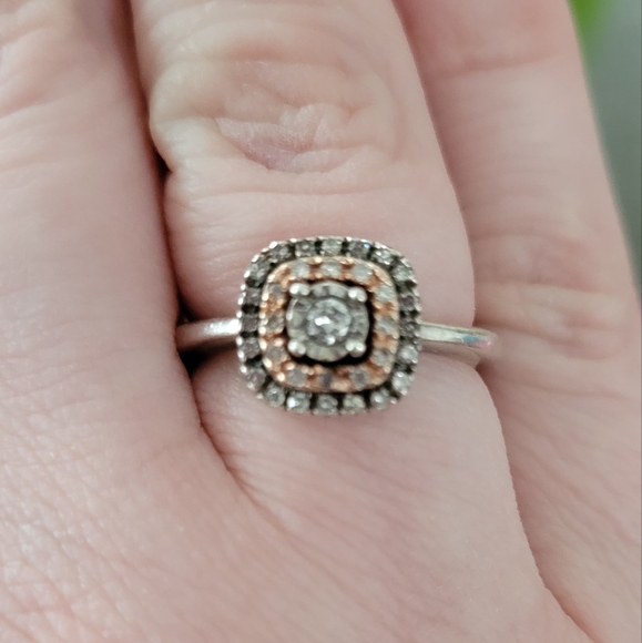 Diamond ring - Picture 2 of 3